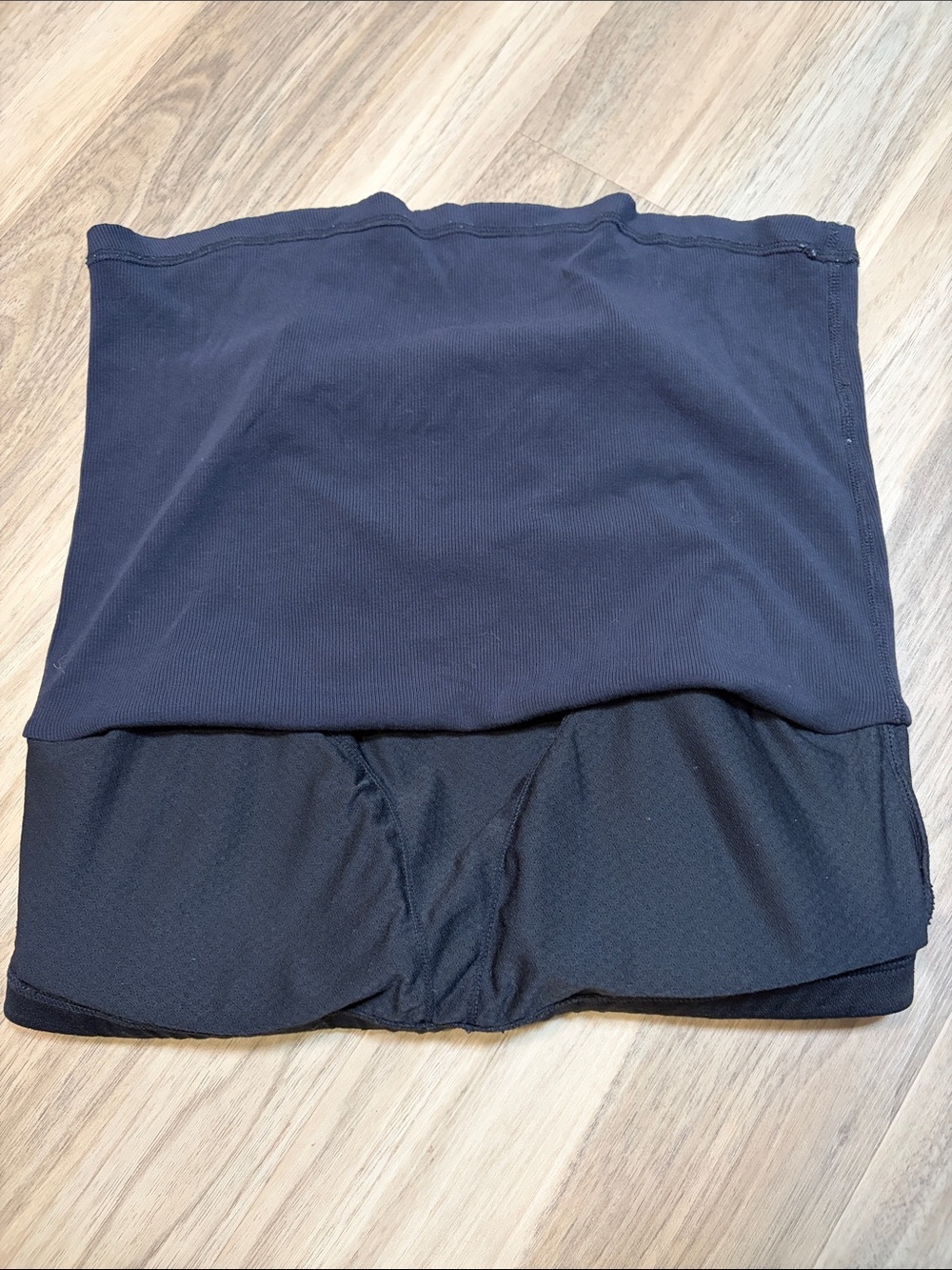 Vuori Women's Black Ribbed Tank Top - Picture 4 of 4
